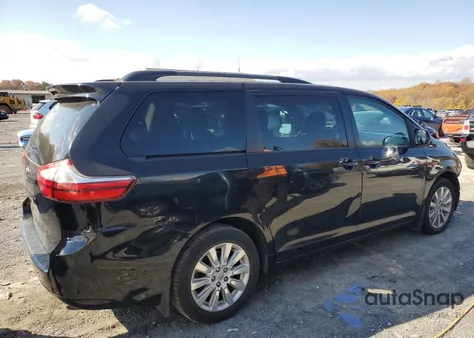 2016 Toyota Sienna Le z USA, uszkodzony, nr VIN 5TDJK3DC0GS143753